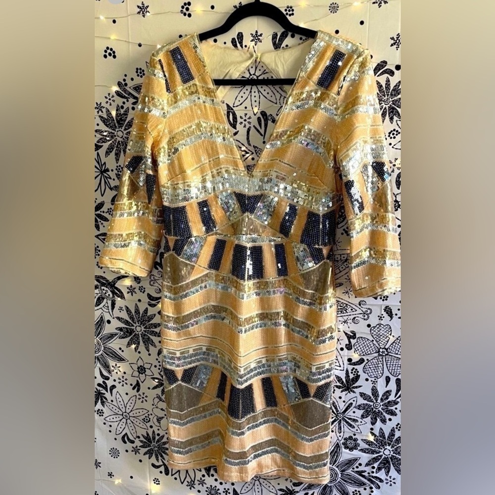 NWT Lumier by Bariano sequin cocktail dress in pale peach with blue detail